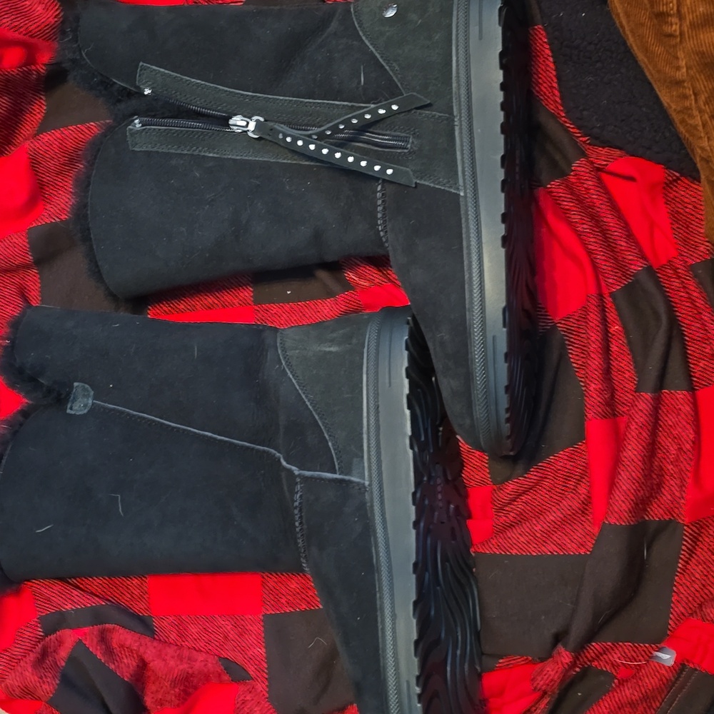 Nwob abeo sheepskin boot with embellished zipper